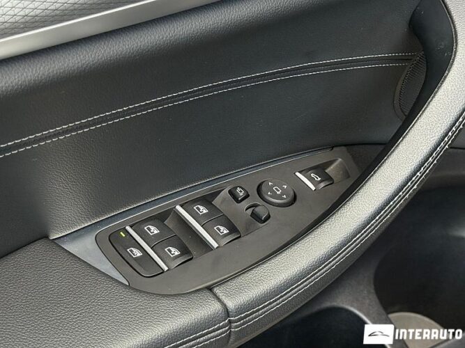 BMW X3 3.0e 42 interauto-car