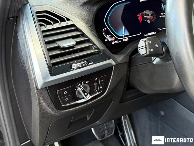 BMW X3 3.0e 43 interauto-car