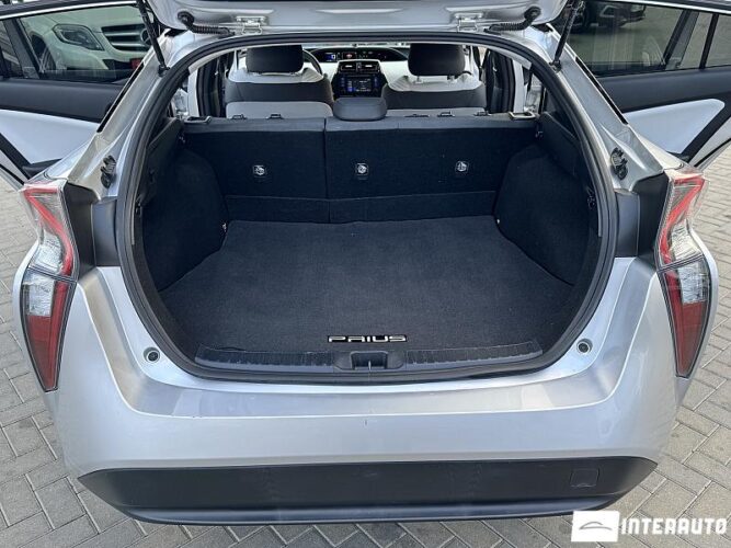 Toyota Prius 47 interauto-car