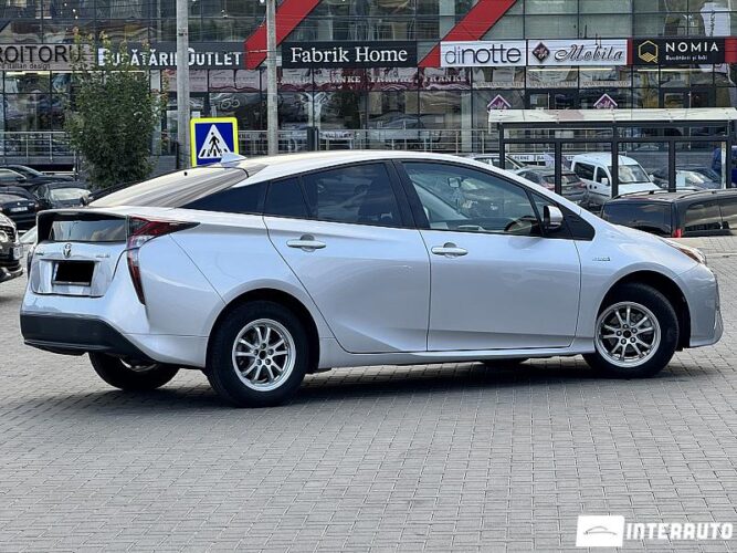 Toyota Prius 32 interauto-car