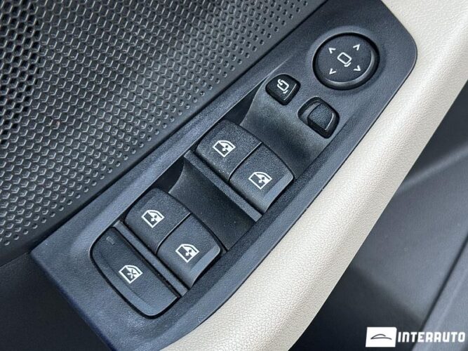 BMW 216d 48 interauto-car