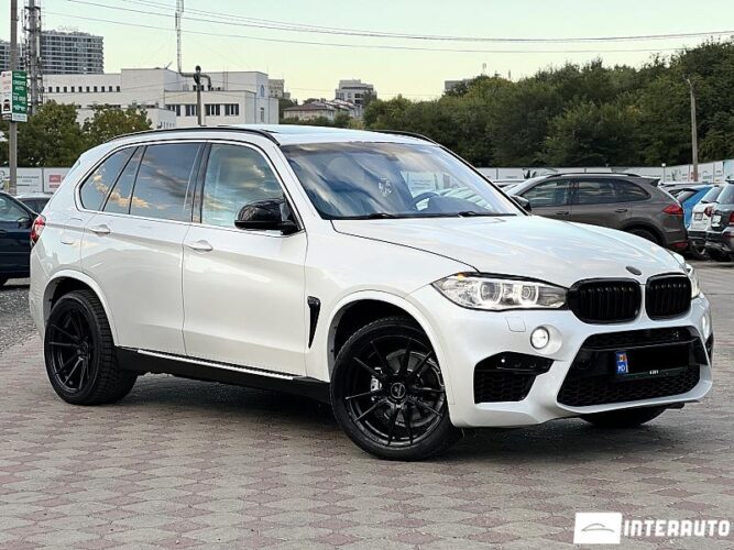 BMW X5 3.5i 40 interauto-car