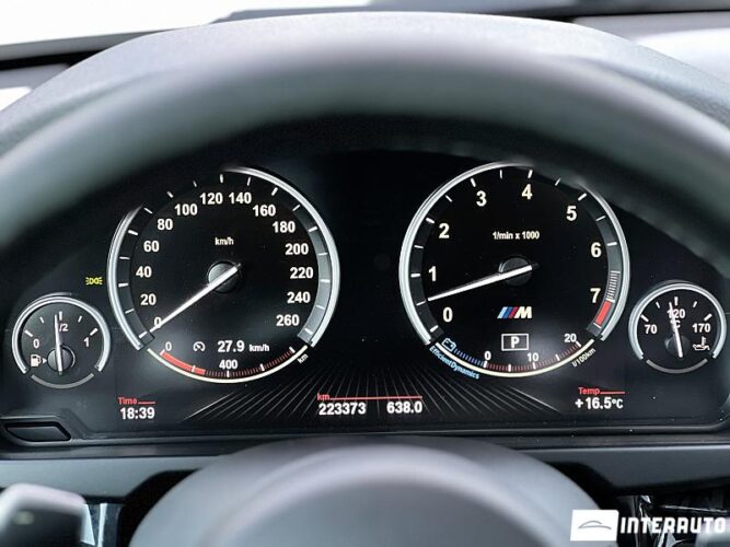 BMW X5 3.5i 48 interauto-car