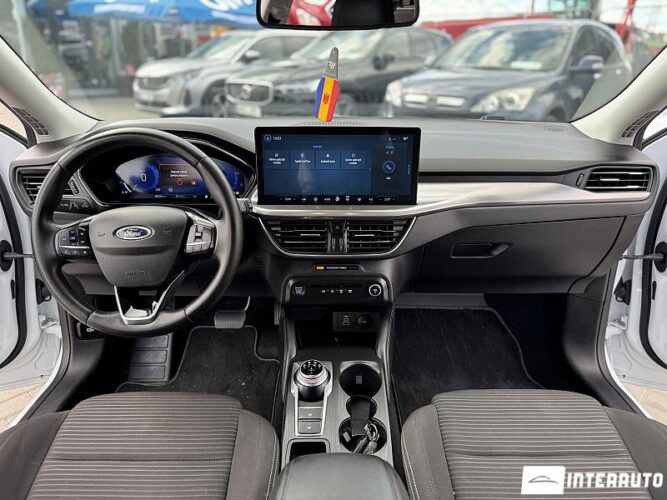 Ford Focus 37 interauto-car