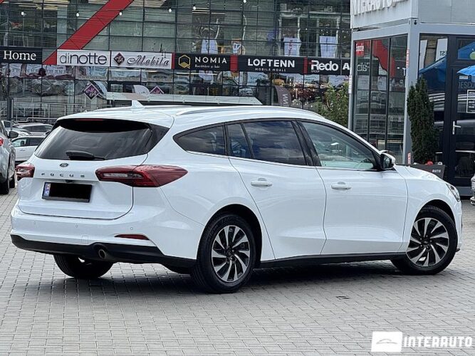 Ford Focus 34 interauto-car