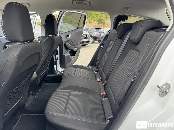 Ford Focus 44 interauto-car