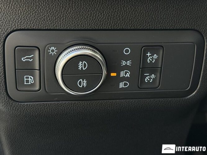 Ford Kuga 52 interauto-car