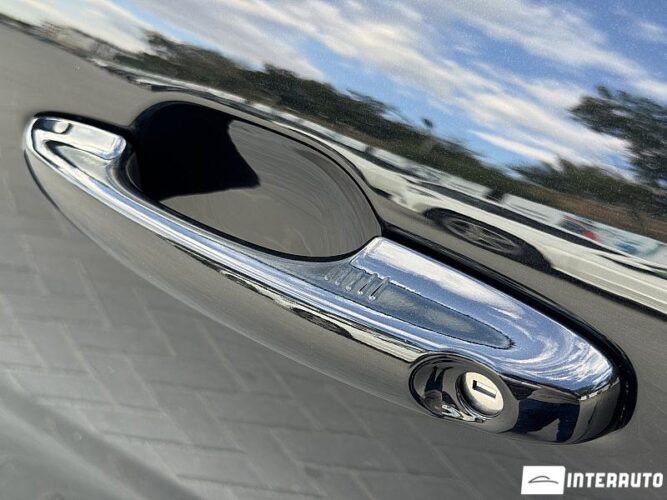 Ford Kuga 56 interauto-car