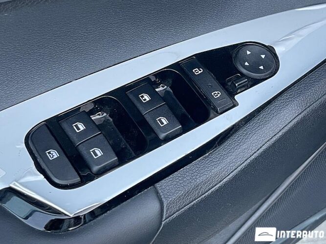 Kia Sportage 32 interauto-car