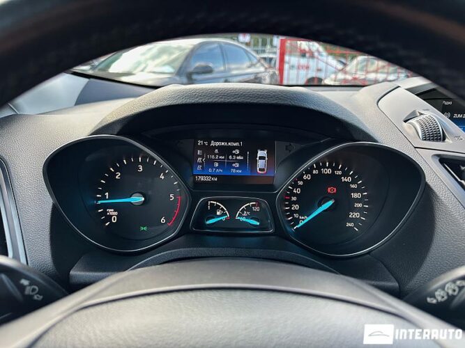 Ford Kuga 38 interauto-car