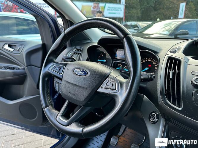 Ford Kuga 37 interauto-car