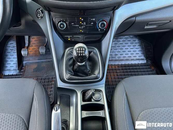 Ford Kuga 41 interauto-car