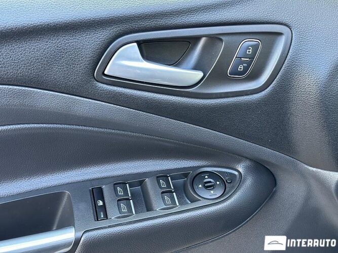 Ford Kuga 42 interauto-car