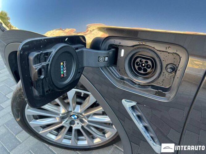 BMW X3 3.0e 42 interauto-car