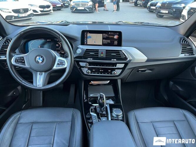 BMW X3 3.0e 48 interauto-car