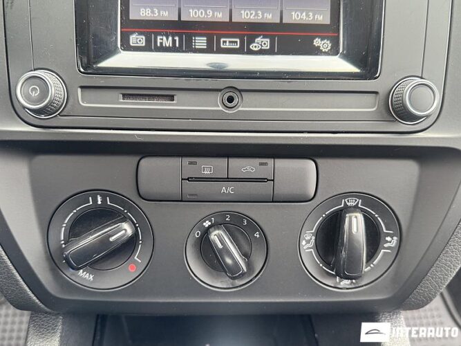 Volkswagen Jetta 41 interauto-car