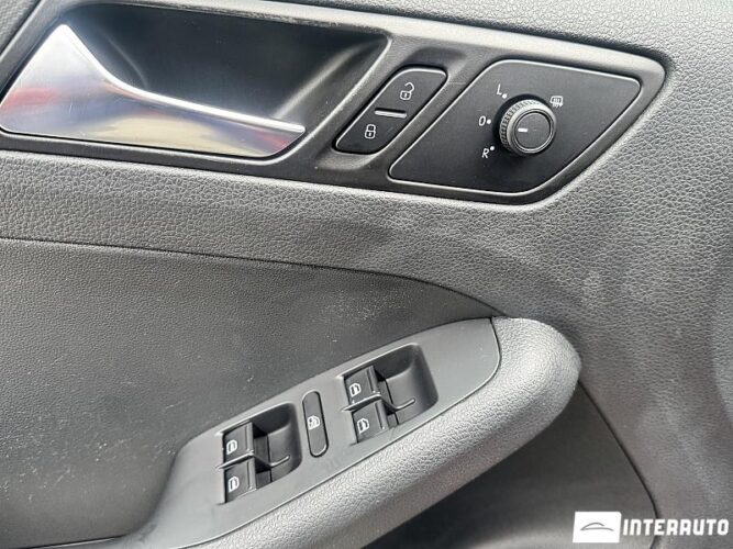 Volkswagen Jetta 47 interauto-car