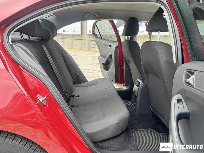 Volkswagen Jetta 44 interauto-car