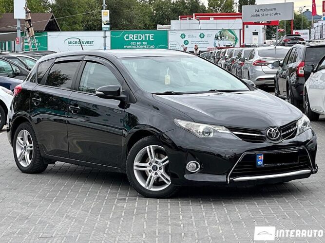 Toyota Auris 31 interauto-car