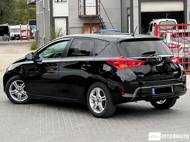 Toyota Auris 32 interauto-car