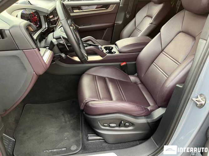 Porsche Cayenne E Coupe 37 interauto-car