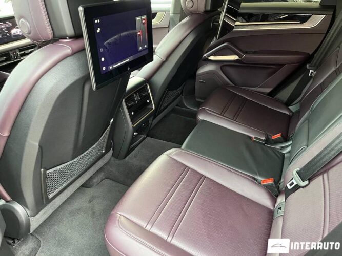 Porsche Cayenne E Coupe 49 interauto-car