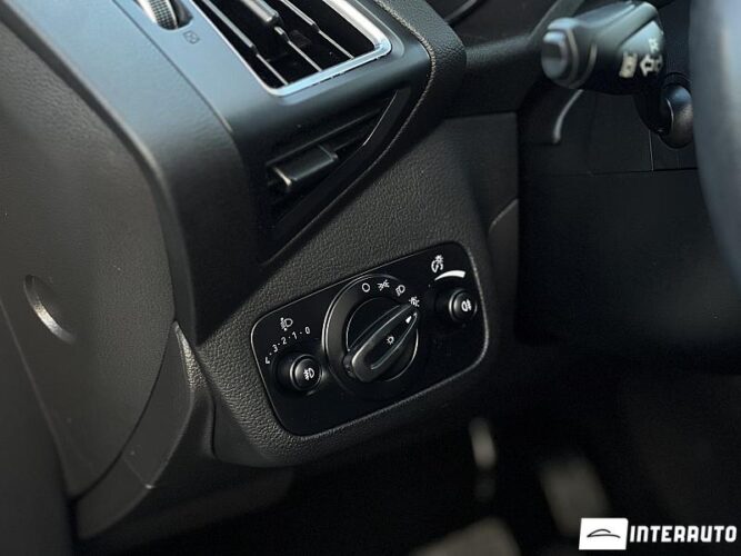 Ford Kuga 47 interauto-car