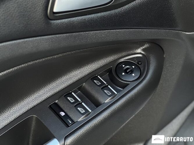 Ford Kuga 46 interauto-car