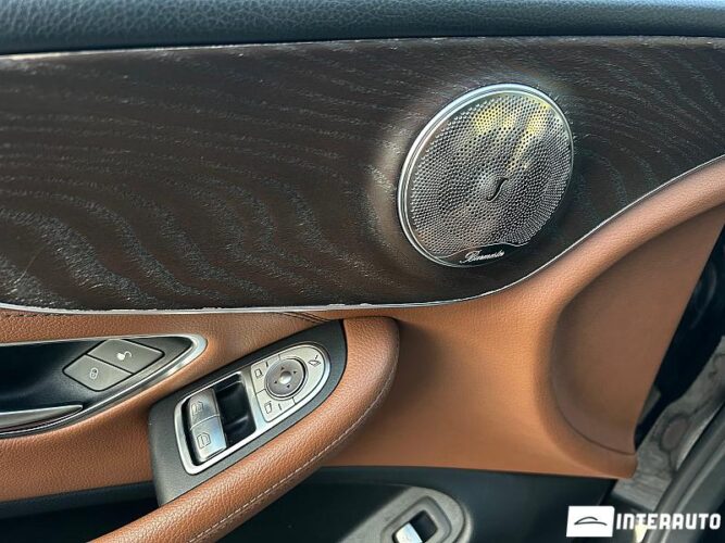Mercedes C 180 33 interauto-car