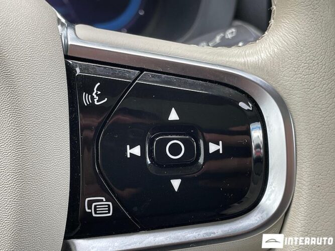 Volvo XC 60 41 interauto-car