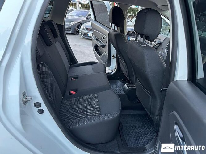 Dacia Duster 38 interauto-car