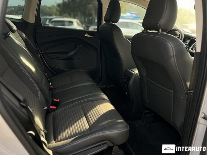 Ford Kuga 42 interauto-car