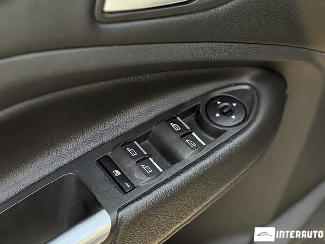 Ford Kuga 45 interauto-car