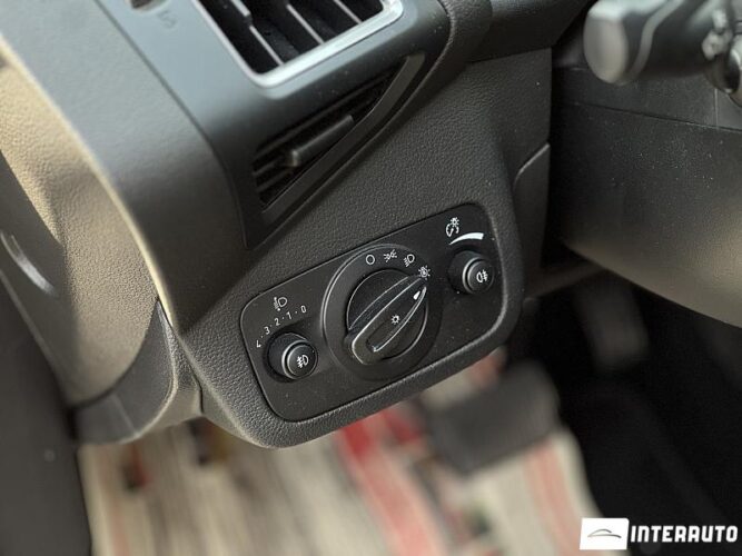 Ford Kuga 44 interauto-car