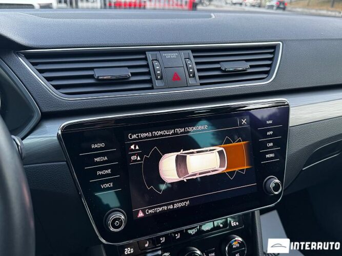 Skoda Superb 38 interauto-car