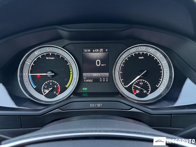 Skoda Superb 37 interauto-car