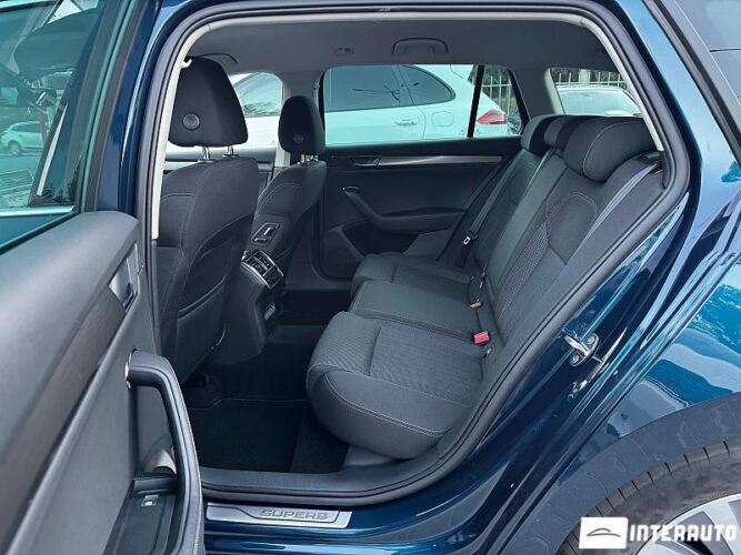 Skoda Superb 35 interauto-car