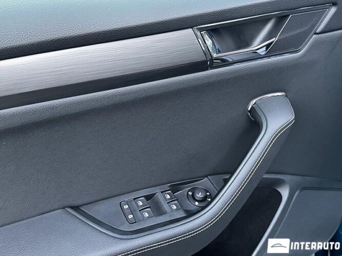 Skoda Superb 44 interauto-car