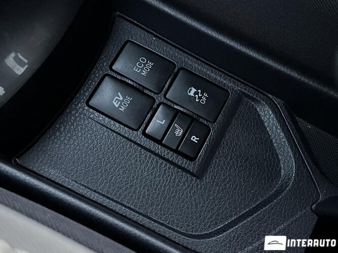 Toyota Yaris 43 interauto-car