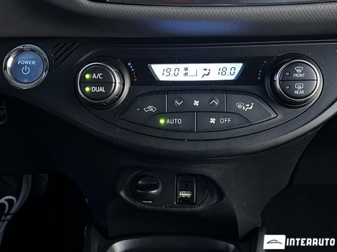 Toyota Yaris 41 interauto-car