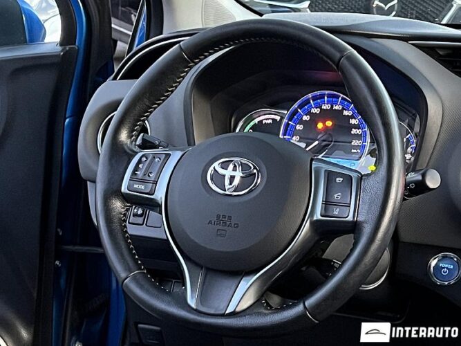 Toyota Yaris 37 interauto-car