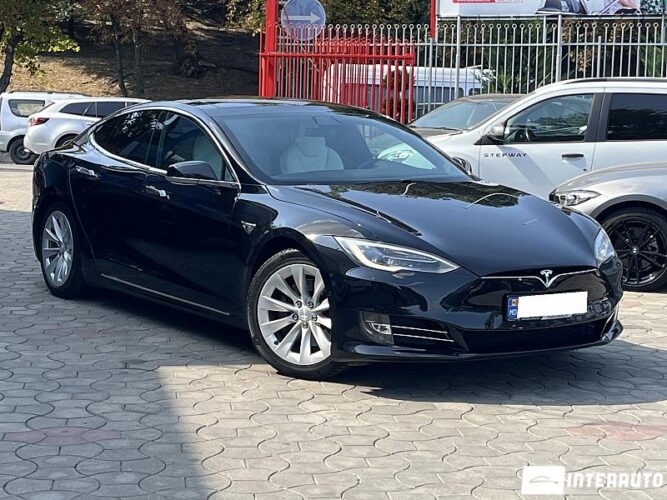 Tesla Model S 26 interauto-car