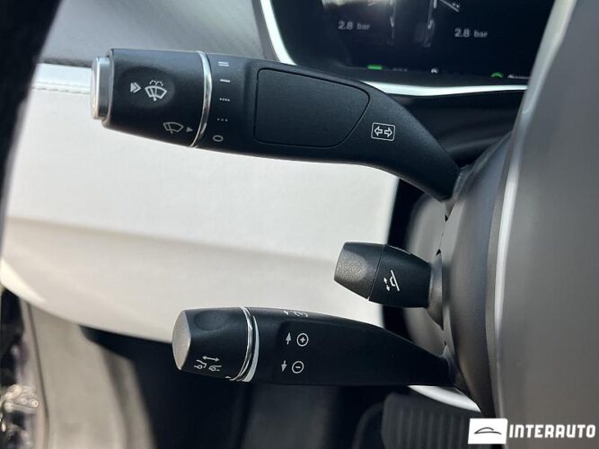 Tesla Model S 34 interauto-car