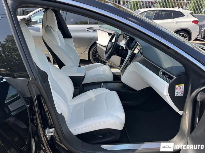 Tesla Model S 40 interauto-car