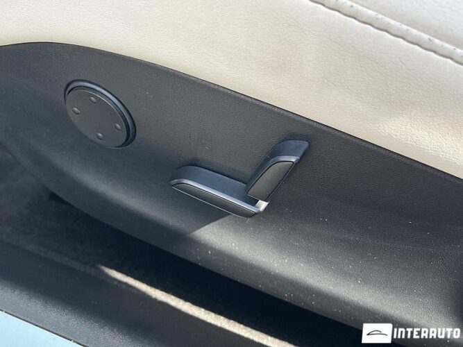 Tesla Model S 31 interauto-car