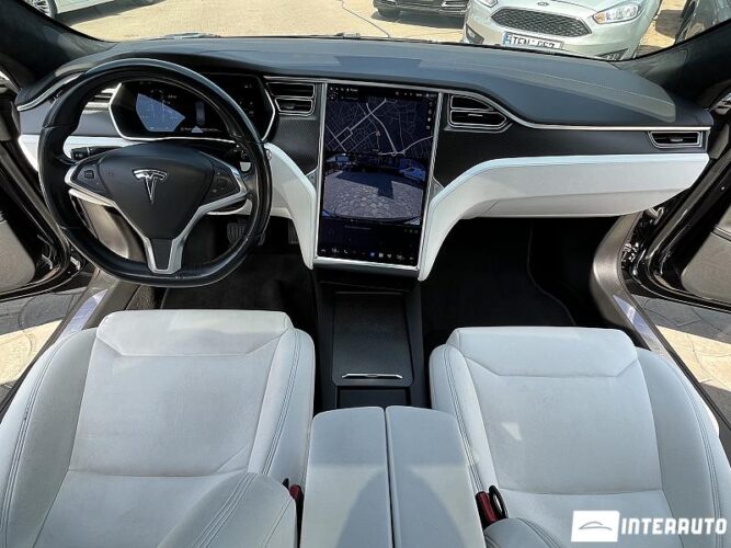 Tesla Model S 32 interauto-car