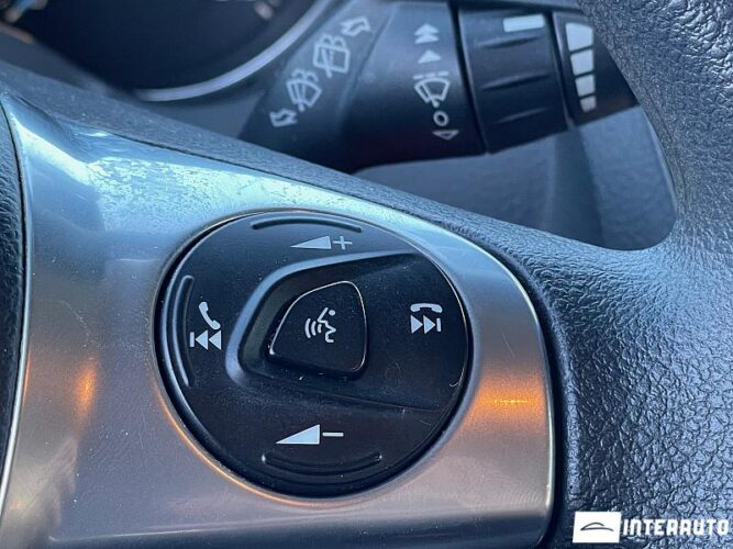 Ford Focus 41 interauto-car