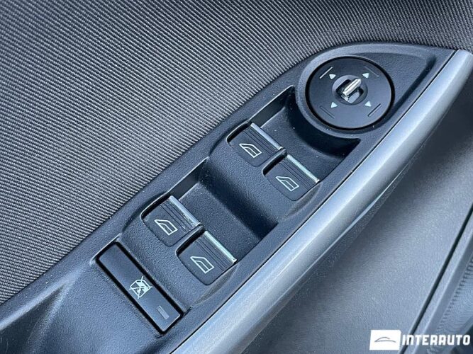 Ford Focus 36 interauto-car