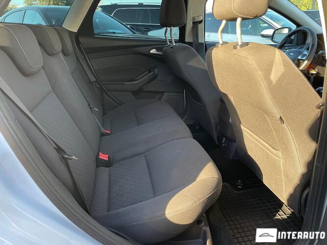 Ford Focus 48 interauto-car