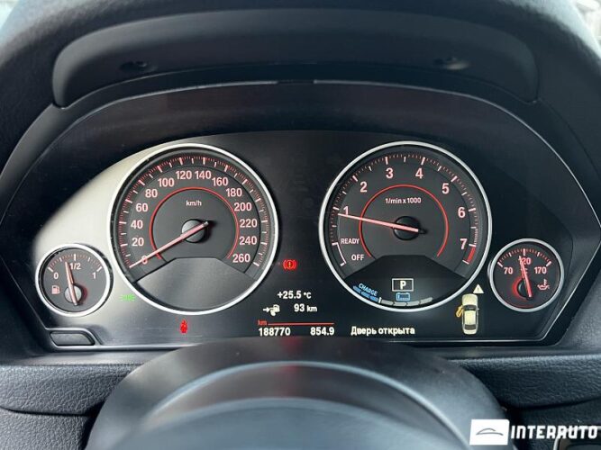 BMW 330E 38 interauto-car